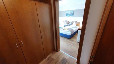 Double room, shower, toilet, south