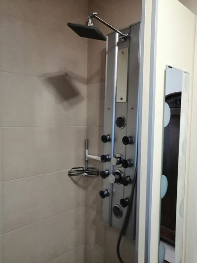 Camera doppia, doccia, WC, superior