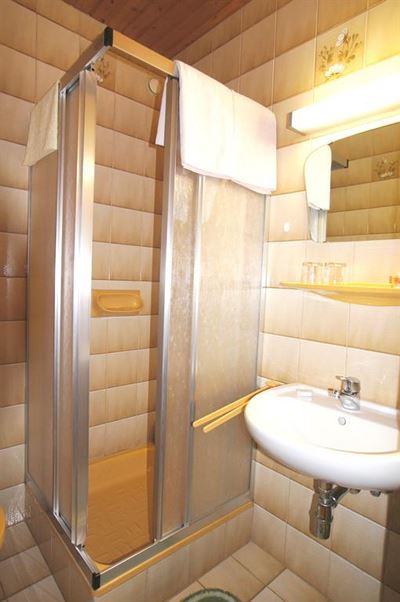 Dreibettzimmer Goldmarie mit Dusche und WC