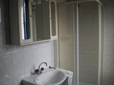 Camera - per  famiglie 1A doccia, wc, toilet.TV. 2 camere da letto, non fumatori